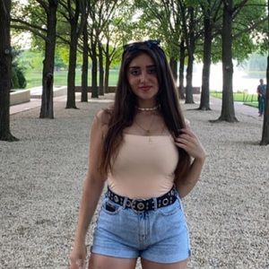 Meet your Posher, Dana